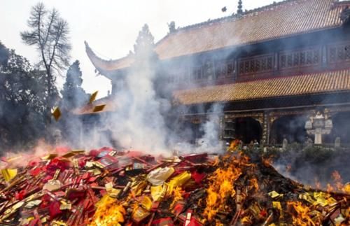 实拍湖南南岳大庙:被誉为江南第一庙,距今已有1500多年历史