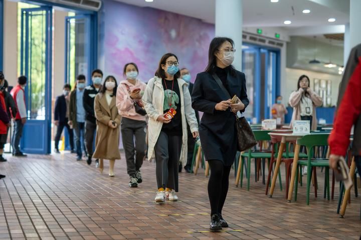  『发现』浙江万里学院返校疫情防控演练中发现： 双码双测，每人15秒进校！