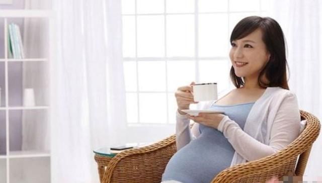  『发际』新手妈妈生完孩子后，远离这几种发型对宝宝不好，还会影响发际线