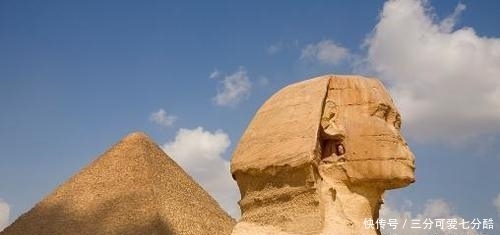 埃及的金字塔为什么不能爬外国小伙爬到顶后,找到了真相！