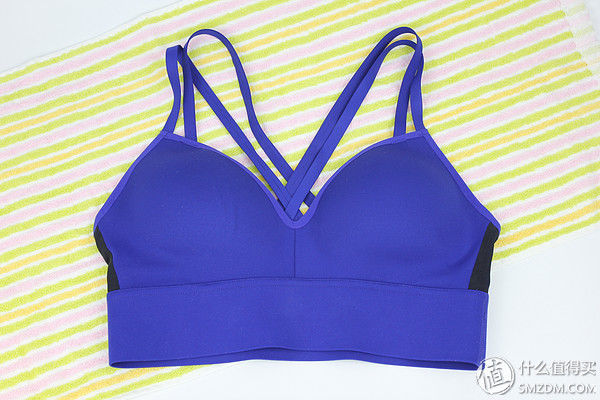 瑜伽也可以“安德玛”--安德玛女士Perpetual运动内衣带给你舒适