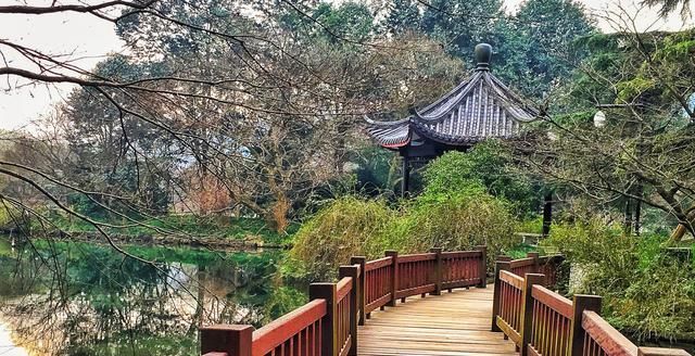 国内存在感最强的三座旅游城市，旅行口碑与实力并存，退休好去处