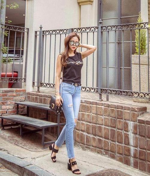 路人街拍,人群中一眼就能看见的乌克兰小美女