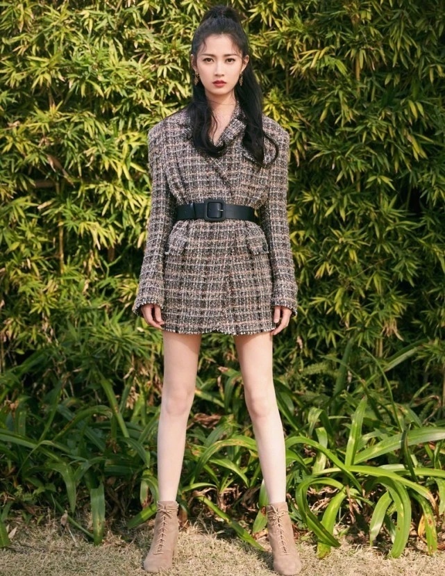 [ 金色]真给唐嫣长脸，上帝吻了陈钰琪的腿2次靴子鞋带系到最紧还嫌松