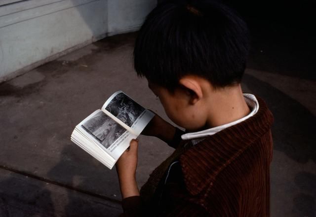 老照片：那是没有手机电脑的八十年代