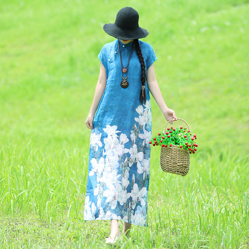 妈妈49岁，出门从不穿阔腿裤!只穿这洋气裙子，比旗袍甜美减龄