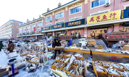 中国最早天亮的城市：凌晨三点就出太阳了，街上有很多外国美女！
