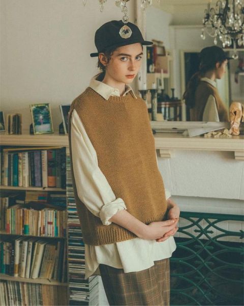  「针织衫」女人买针织衫，就要挑这4种“耐看色”，穿个两三年都不会过时