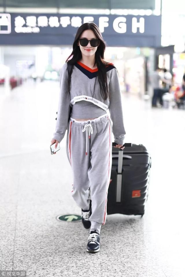 刚入秋就穿两件套？女明星们的穿搭果然超前啊！