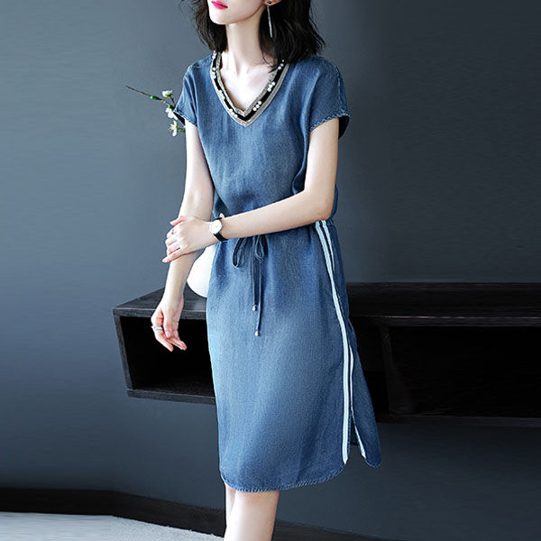 好身材别藏着掖着,夏天就穿蕾丝款“透透裙”,若隐若现才更迷人