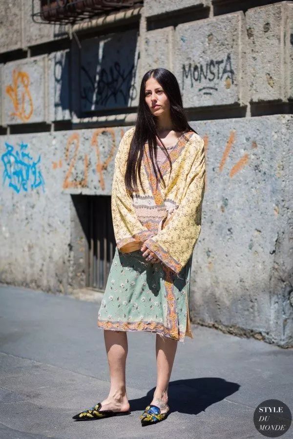 舒适、时尚、显腿长!这个夏天，时髦界都在pick澡堂拖!