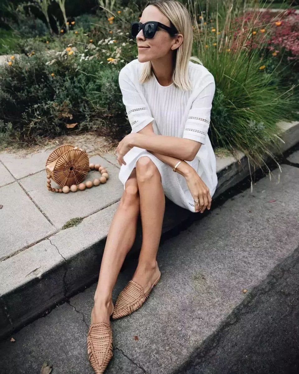 舒适、时尚、显腿长!这个夏天，时髦界都在pick澡堂拖!