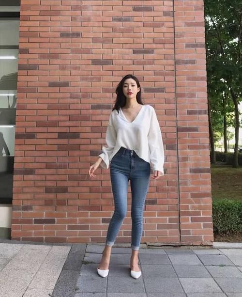  『简直』牛仔裤是这么穿的，你们以前都穿错了，和高跟鞋简直是绝配