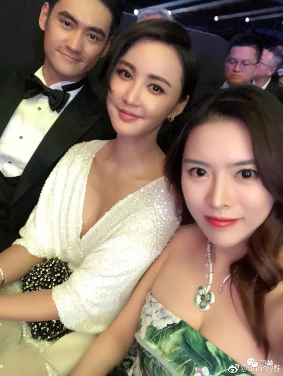 刘恺威杨幂被爆已离婚2年，疑似恋上金融圈白富美?