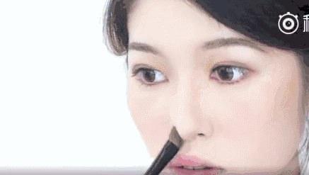 王祖贤从不修眉，邱淑贞最爱大红唇……被火爆抖音复古港风妆惊艳