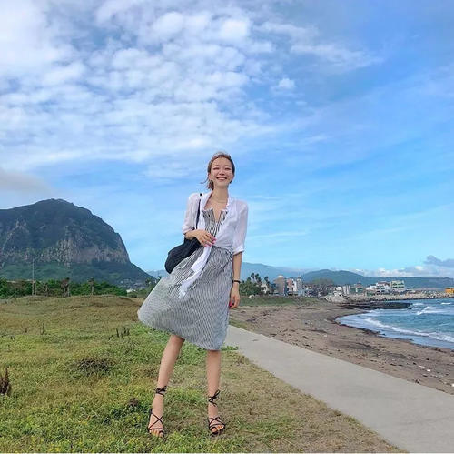 短发韩国小姐姐告诉你：穿衣搭配原来要掌握这些技巧