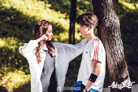 制片人辟谣鹿晗分手传闻，网友却不买账：日常炒作