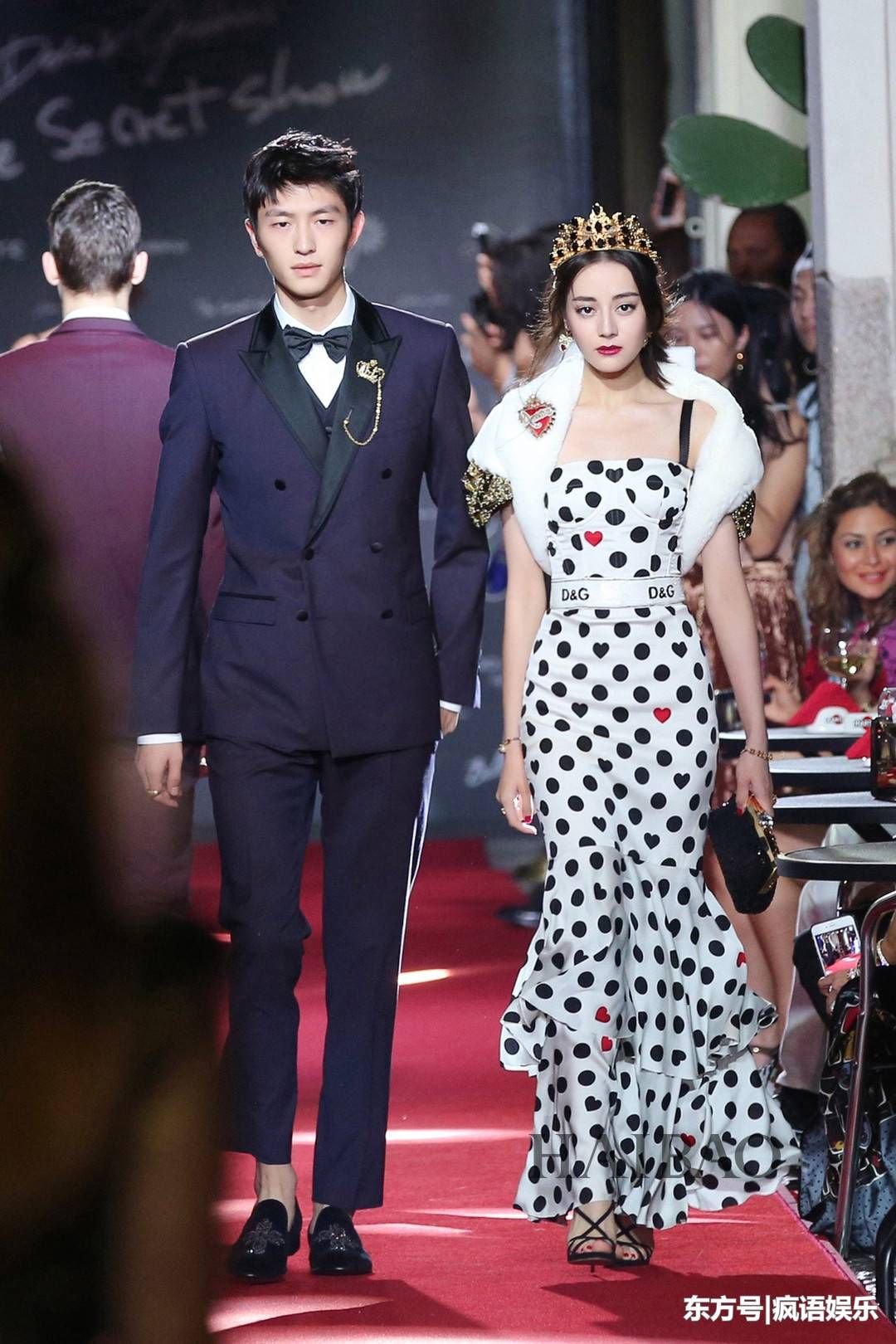 女星穿白裙，杨幂似美人鱼，热巴杨颖女王范十足，而关晓彤却显老