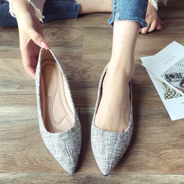 优雅还漂亮的“仙女鞋”，初秋就这样穿，舒适还漂亮
