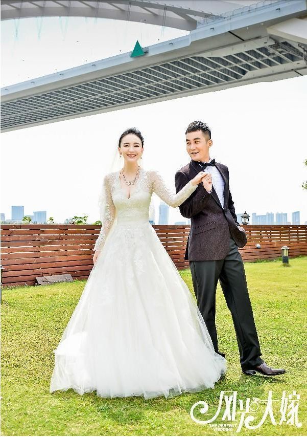 自导自演回应已婚上热搜算什么，曾曝光乔的她还深夜发割腕图呢！