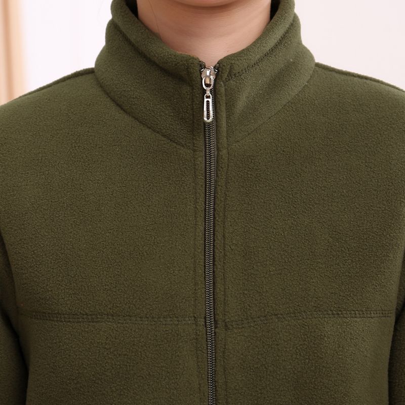 老婆身高不足1米6,也不穿短裙!这件秋装+靴子,显高到不行