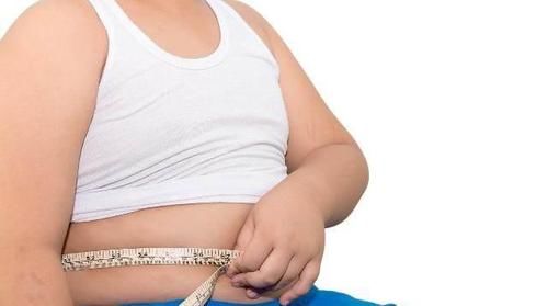  「女性朋友」肚子上的赘肉，一抓一大把？白开水里加点“它”，水桶腰和你分手