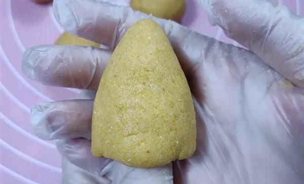  「香甜」窝窝头怎么做才好吃？原来和面有讲究，暄软香甜，出锅比馒头好吃