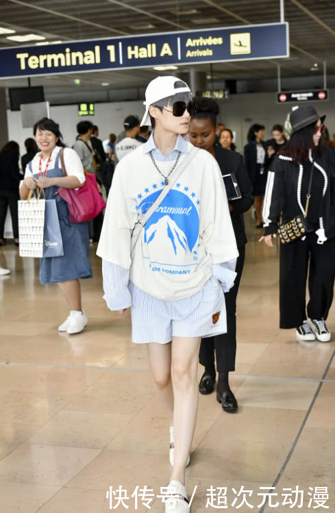 李宇春腿终于秀腿了！又白又直令人羡慕，不过谢霆锋的表情却亮了