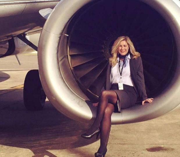 为什么美国会让大妈来当空姐，有什么优势吗?网友:不想吐槽