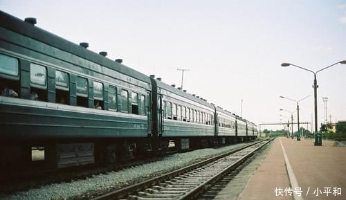  【火车】火车上能不能我买个卧铺, 带一个无座的人? 别说我没告