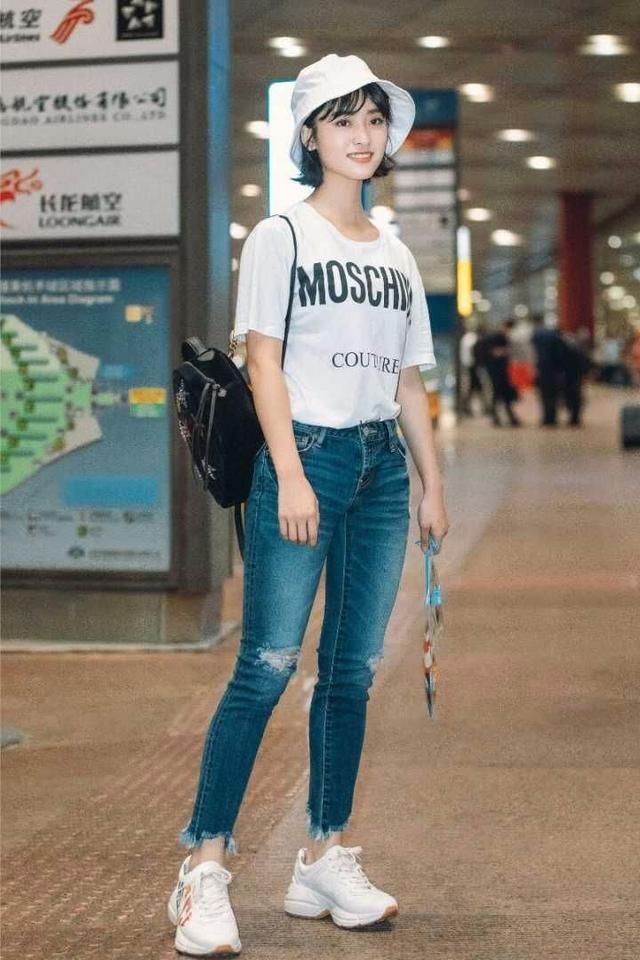 沈月《流星花园》造型被吐槽，穿搭土气又显矮，剧外却判若两人