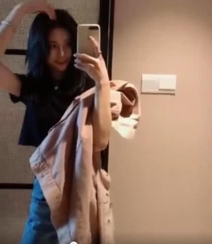 抖音小姐姐的“女友腹”火了！当衣服撩起，网友：我养你好吗？