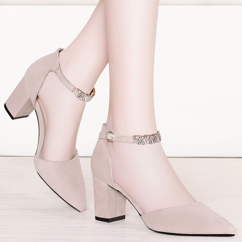 还穿什么高跟鞋，7月新款“兔头鞋”，爱穿裙子的妈妈爱不释脚