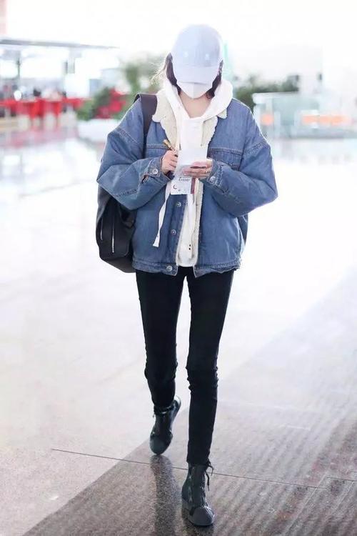 娜扎输给了关晓彤！不仅腿短，还九曲十八弯？