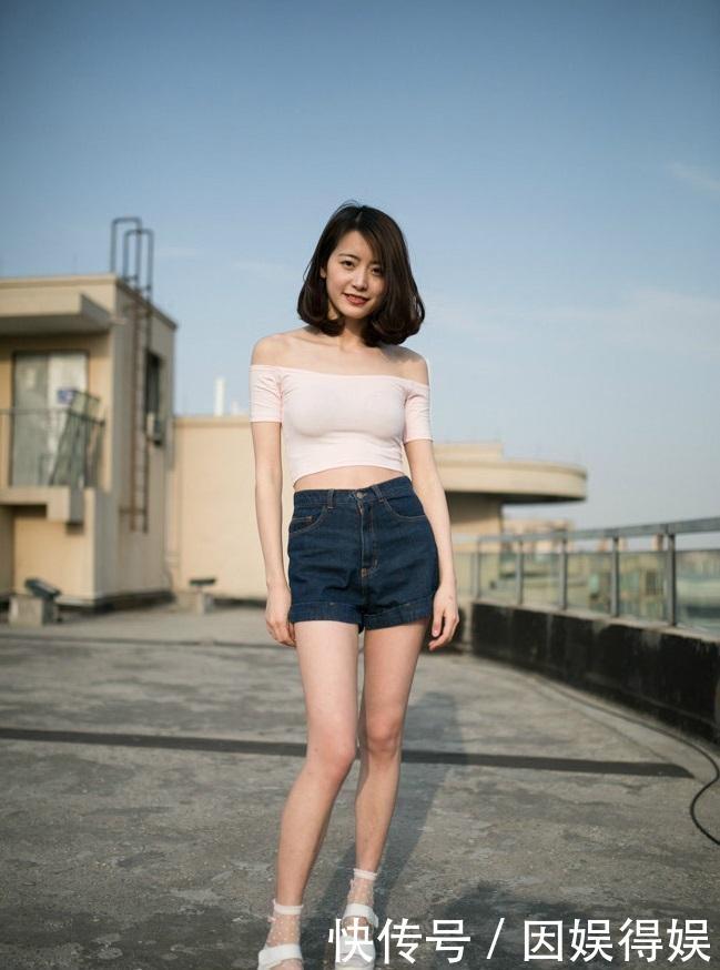 #体现#小姐姐白色的西装,穿出的风格干练利落,温柔又显气质