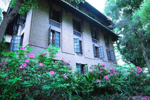 春天,中国最美10座大学,多想回去谈一场恋爱