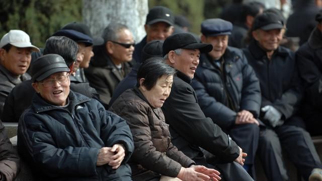 延迟退休新动态，结合多种情况稳妥推进，不会“一刀切”