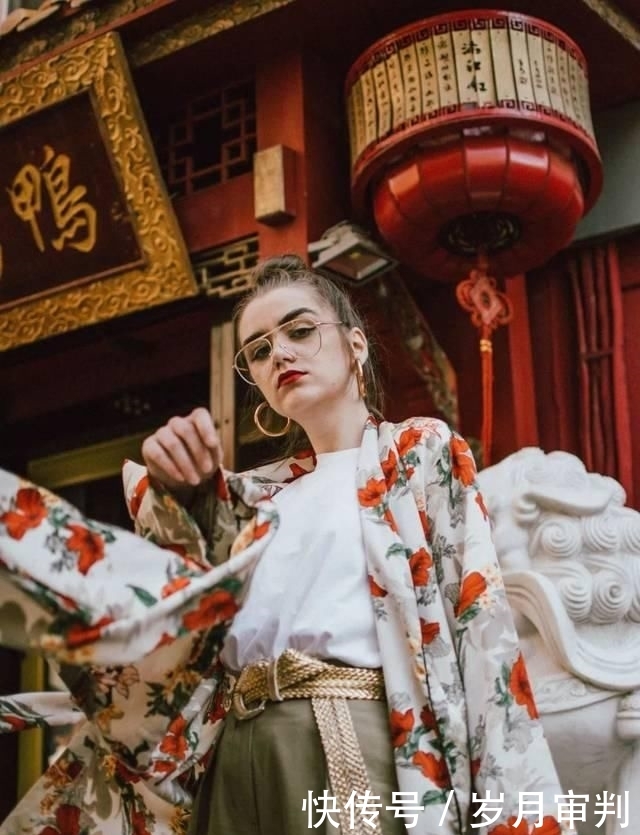  『春色』穿上印花，你比春色更撩人