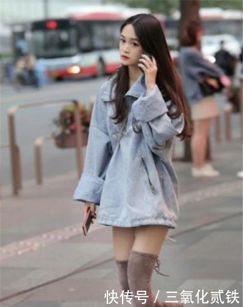 「美女」个性时尚的美女街拍:俏皮可人的美女,,展现女神的精致典雅!