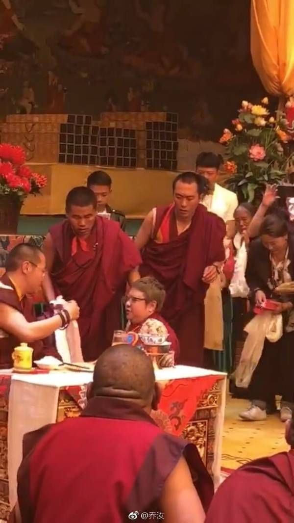 继李娜之后出家后，又一歌手被曝正式皈依佛门?韩红发严肃声明辟