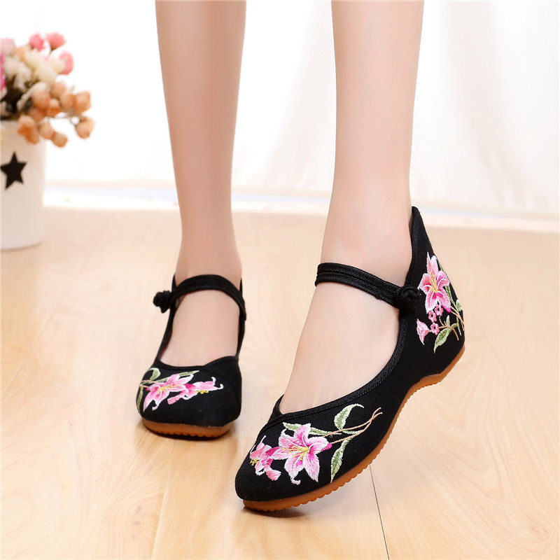 说老北京布鞋土的,肯定没见过这些,比小白鞋洋气多了