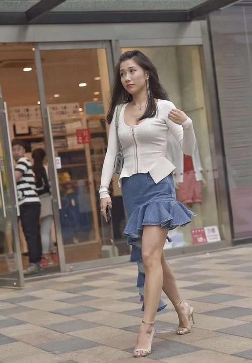  「女生」微胖女生这么穿，不但丰腴又撩人，男人看到还会脸红