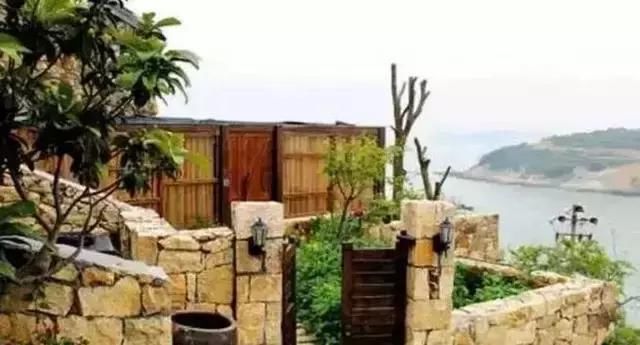 城市待不下去了，回乡村吧，建个院子安静生活