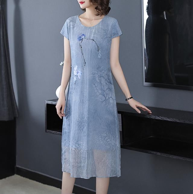 等到发工资!我一定要把这几款连衣裙都买上，既高级又显嫩