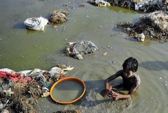 中国女子两次到印度旅游，直呼印度变化太大，网友：不是脏乱差？