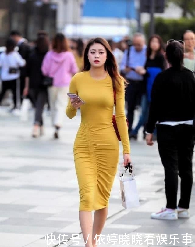  气质：街拍：美观的连衣裙造型时尚大方,气质干练时髦又显唯美的气质！