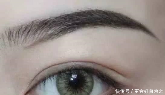 『天生』脸上有这五个特征的女生,天生自带浓妆效果,第四个可遇不可求!