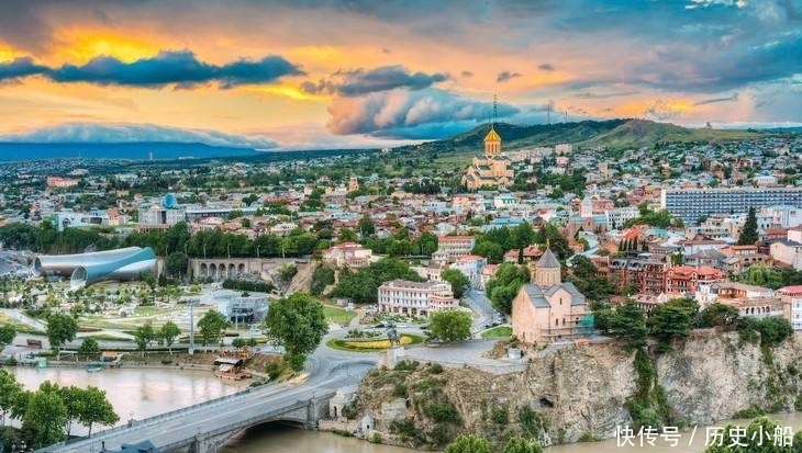 最适合旅游的亚洲国家，风景不输瑞士和挪威，物价却比泰国还要低
