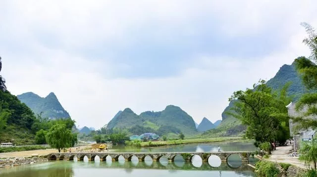 广西这条公路太美!峡谷、瀑布、喷泉、河流、喀斯特地貌样样都有【2020热门旅游景点】