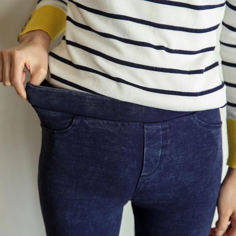 难怪老婆不穿牛仔裤,今秋流行穿打底裤,遮肉显瘦还很洋气